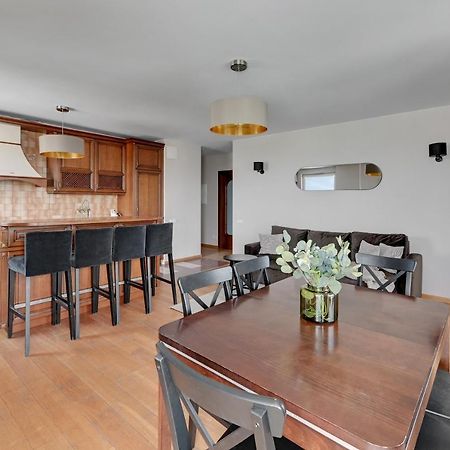 Top Floor Z Widokiem Na Morze By Downtown Apartments Gdansk Exterior foto