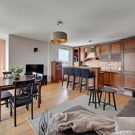 Top Floor Z Widokiem Na Morze By Downtown Apartments Gdansk Exterior foto